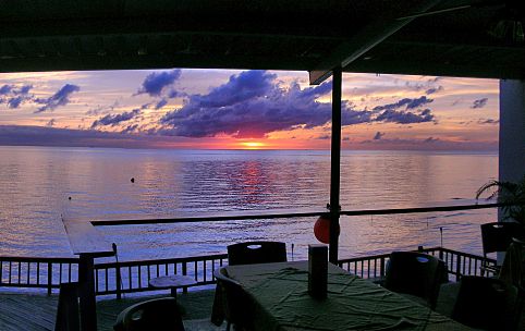 História, natureza exuberante e boa gastronomia tornam o país banhado pelo Mar do Caribe irresistível 