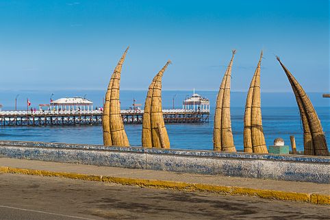 Huachaco, Peru