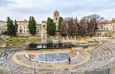 Ruina do teatro romano em Arles 