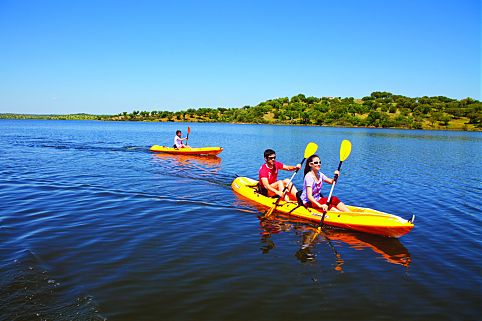 Passeio de canoa 