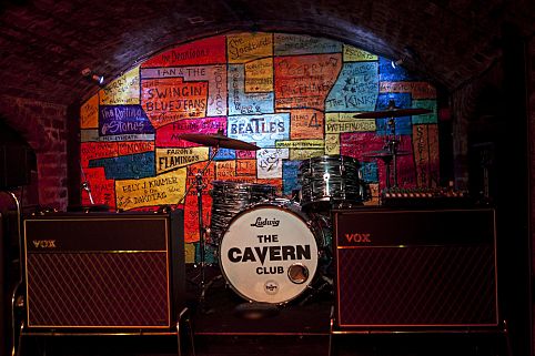 Palco do Cavern Club 