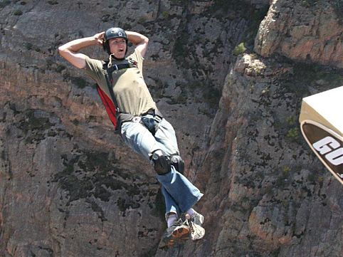 Conheça pontos de bungee jumping nos Estados Unidos, China, Áustria, Suíça e África do Sul