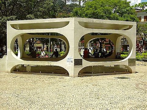 Clássicos da literatura infantil deram fama a destinos como Copenhague, Caratinga, Taubaté e Mineápolis