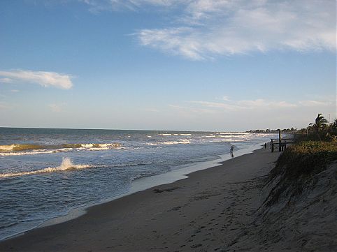 Um passeio pelas belas praias do Estado capixaba 