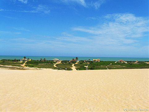 Um passeio pelas belas praias do Estado capixaba 