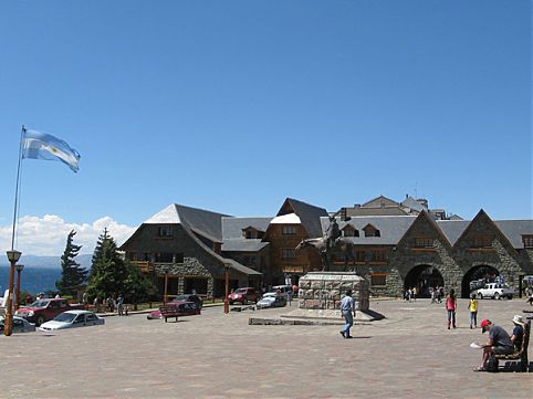 Curta o inverno na alta temporada de neve em Bariloche e veja as melhores atrações para os iniciantes