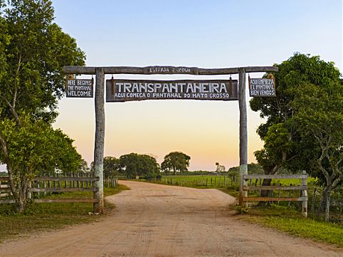 O ponto de chegada é o que menos importa. Dirija devagar e aprecie a paisagem das estradas mais lindas do mundo