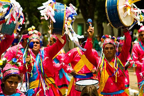 Conheça a festa do Divino Espírito Santo, uma das comemorações mais vibrantes de São Luiz do Paraitinga 