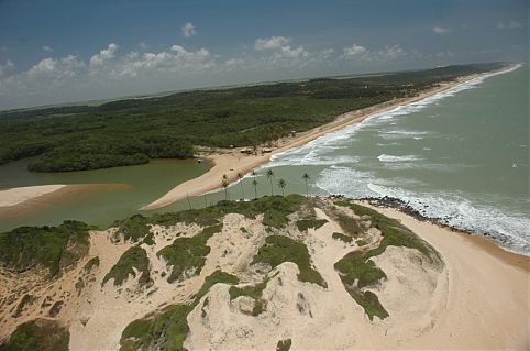 Deixe os casacos no armário e conheça destinos brasileiros onde o frio passa longe