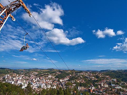 A poucas horas de São Paulo, Holambra é o pedacinho holandês do Brasil e promove anualmente a maior exposição de flores e plantas da América Latina