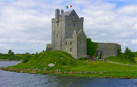 Viaje pela Irlanda e pinte seus cenários deslumbrantes