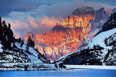 Monte Civetta nas montanhas Dolomitas, Alpes