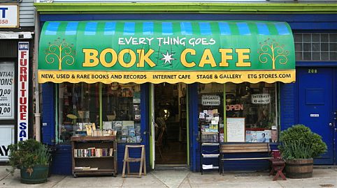 Every Thing Goes Book Cafe Neighborhood Stage - 208 Bay St, (entre Hannah St e Victory Blvd), 10301