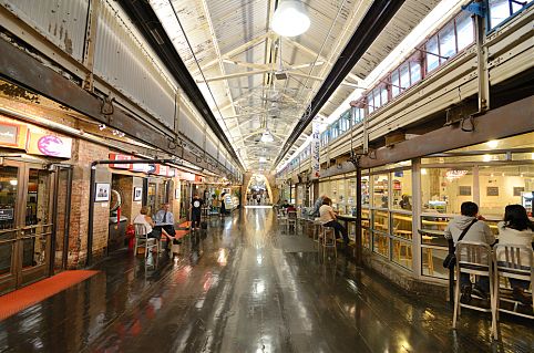 Chelsea Market (75 Ninth Ave, (com 15th St)