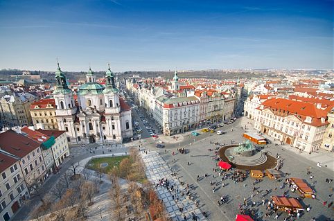 Praça na Cidade Velha, em Praga, República Tcheca 