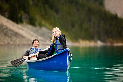 Do Emerald Lake, no Canadá, ao Huanglong, na China, contemple nossa seleção por essas belas porções de água cercadas de terra ao redor do planeta 