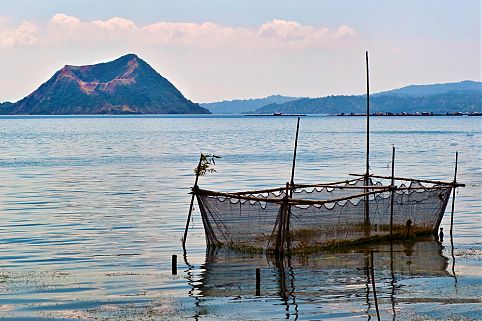 Do Emerald Lake, no Canadá, ao Huanglong, na China, contemple nossa seleção por essas belas porções de água cercadas de terra ao redor do planeta 