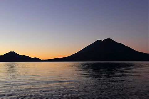 Do Emerald Lake, no Canadá, ao Huanglong, na China, contemple nossa seleção por essas belas porções de água cercadas de terra ao redor do planeta 