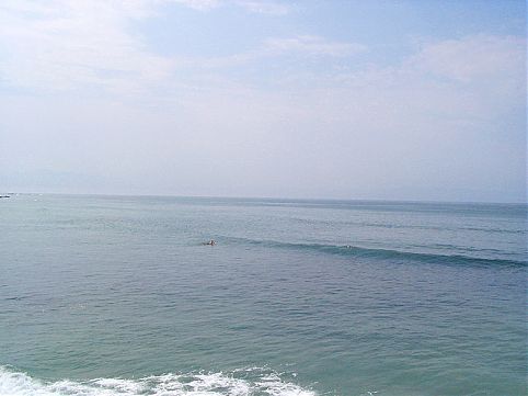 Saiba onde praticar o paddle surf, a modalidade sobre pranchas que chegou para ficar