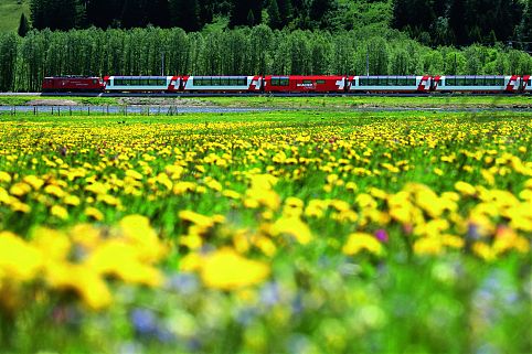 Trem Glacier Express na Suica