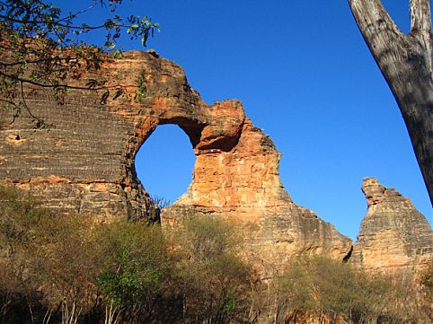 Chapada dos Guimarães, Abrolhos e Serra da Capivara. Natureza e aventura nos parques nacionais do Brasil