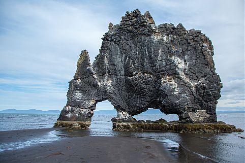 Hvítserkur, Islândia