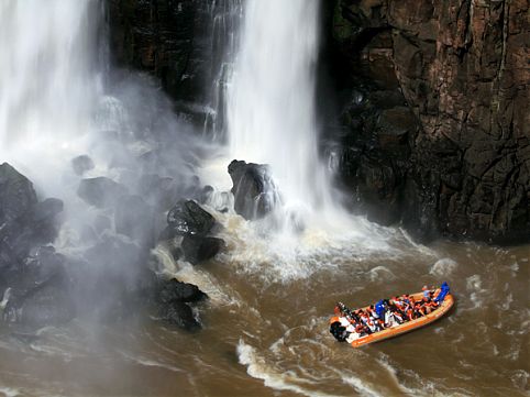 Selecionamos os melhores destinos brasileiros para a prática do rafting