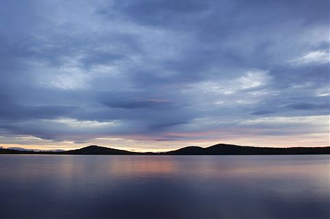 Sem crepúsculo total, cidades próximas ao círculo polar ártico não precisam acender as luzes