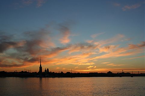 Sem crepúsculo total, cidades próximas ao círculo polar ártico não precisam acender as luzes