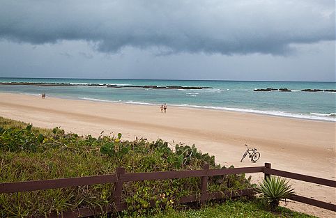 Conheça as praias brasileiras preferidas pelos surfistas 