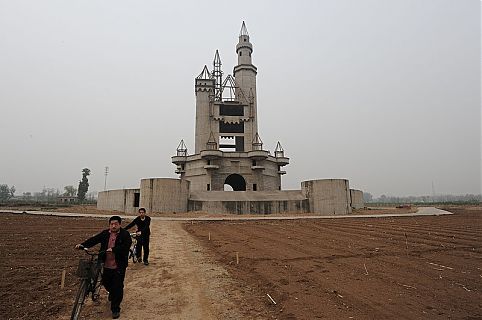 Um passeio por belas e curiosas construções abandonadas na Alemanha, Namíbia, Colômbia, China e Colômbia