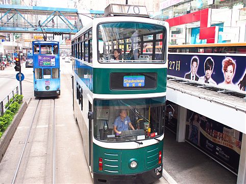 Embarque nos transportes públicos que são a cara de alguns destinos