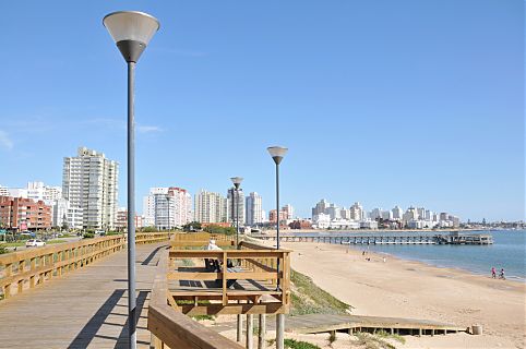 Um tour pelas praias do destino que é ‘tendência’ dos brasileiros