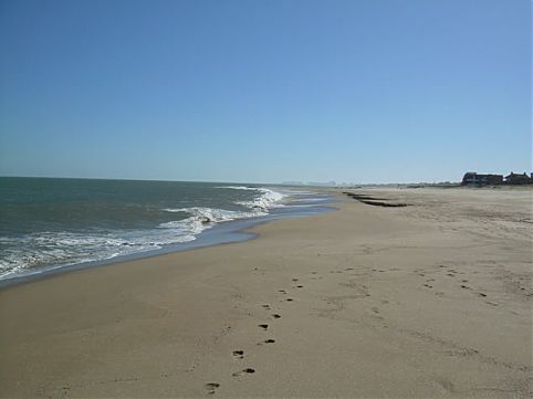 Um tour pelas praias do destino que é ‘tendência’ dos brasileiros