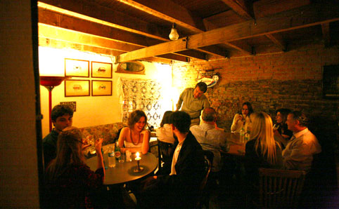 Diners at Restaurateur