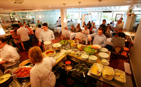 Busy lunch buffet at Beth Cozinha de Estar