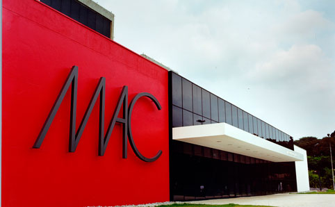 Outside the MAC at the University of São Paulo 