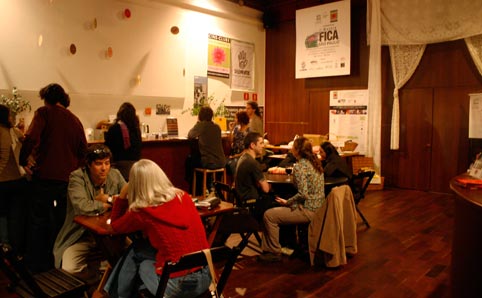 Lobby café at Cine-Clube Crisantempo