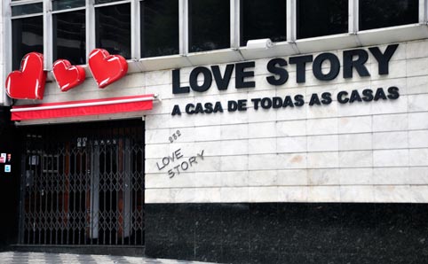 Façade of Love Story