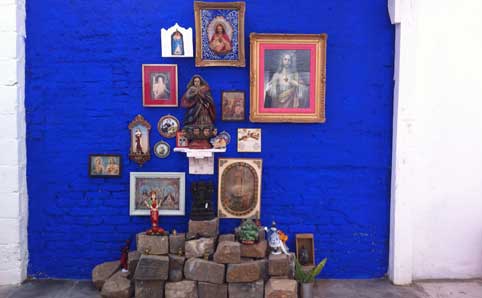 Shrine at Estúdio Gloria