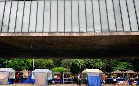 Feira de Antiguidades da Paulista (MASP)